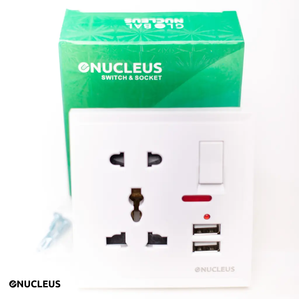 1gang 5 pin MF switched socket with neon + 2 USB / Prise de courant MF 1 gang 5 broches avec interrupteur