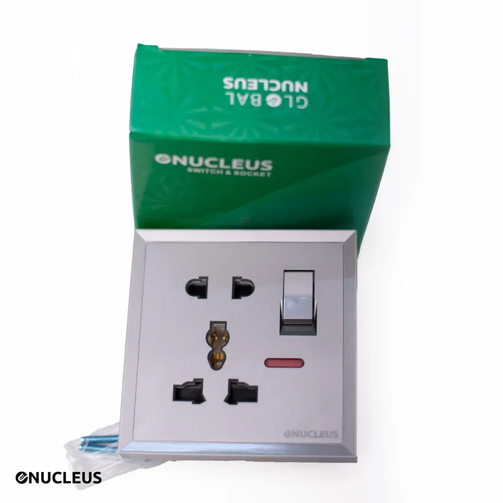 MF switched socket with neon+2USB /Prise de courant MF avec interrupteur +2 USD 