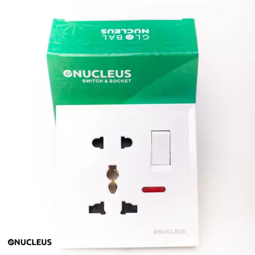 1gang 5 pin MF switched socket with neon / Prise de courant MF 1 gang 5 broches avec néon